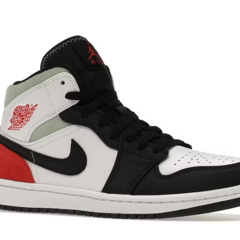 Jordan 1 Mid SE
Red Black Toe